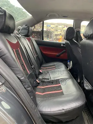 Volkswagen Jetta 2004 Gris