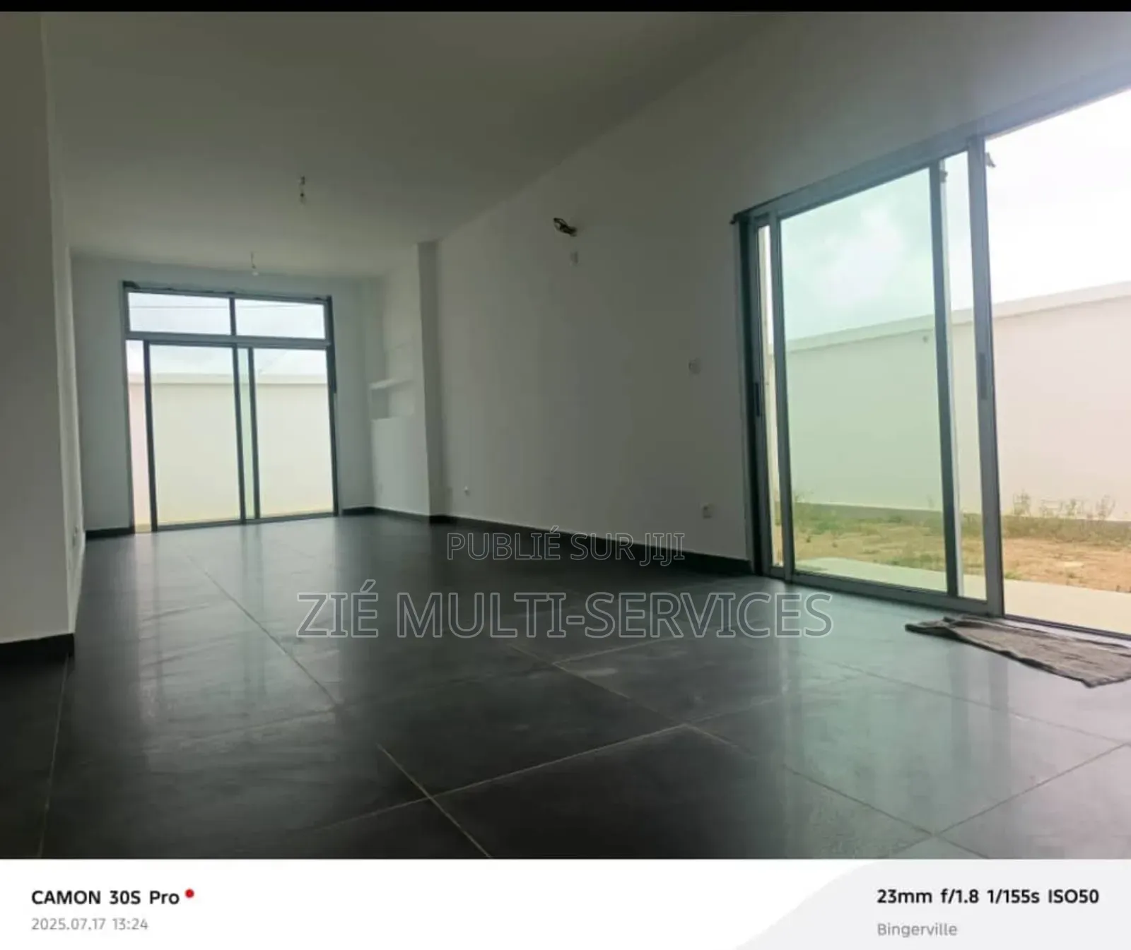 20chbre Blocs d'appartements dans Zié Multi-Service, Le Plateau