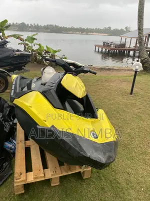 Jet Ski Spark Marche Avant