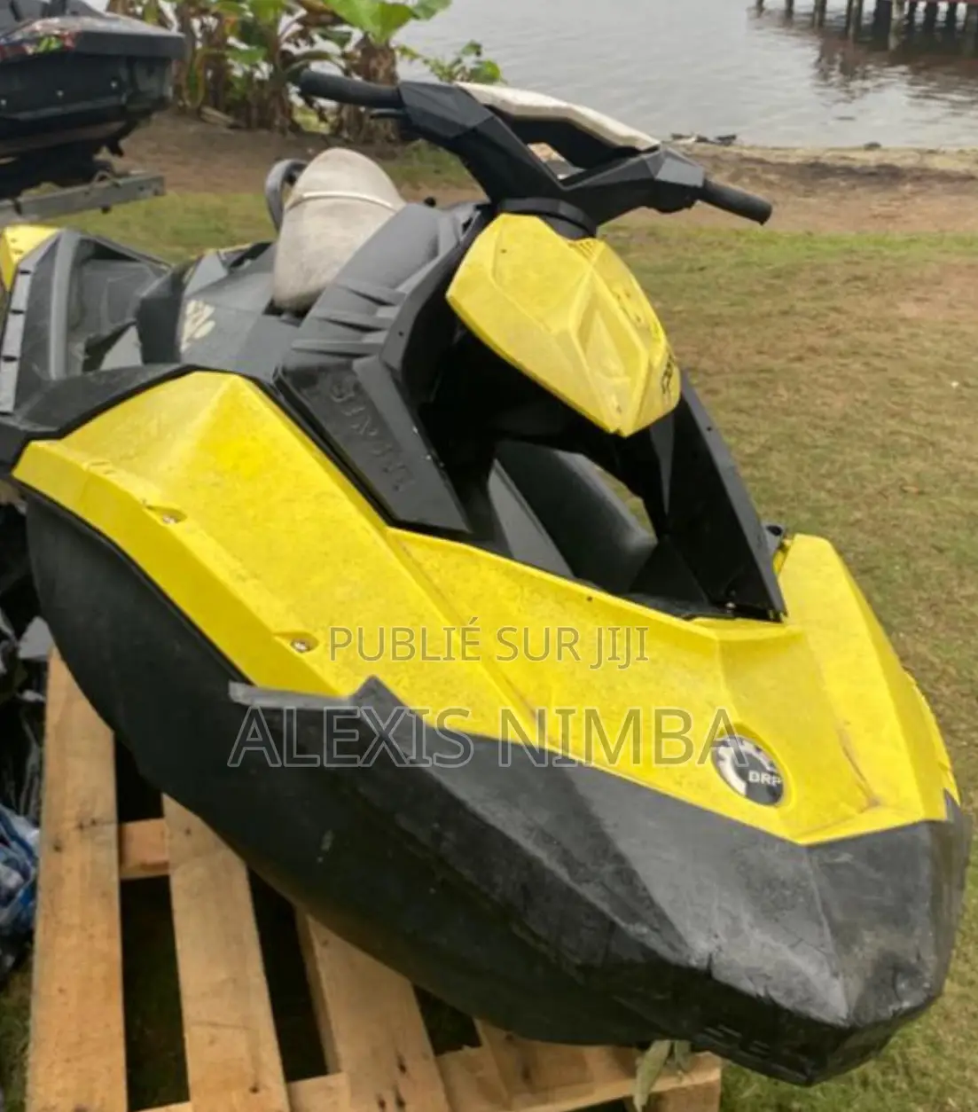 Jet Ski Spark Marche Avant