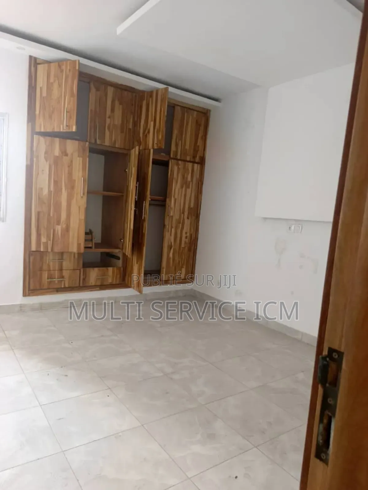 2chbre Blocs d'appartements dans Ismaël Coulibaly, Cocody à Vendre