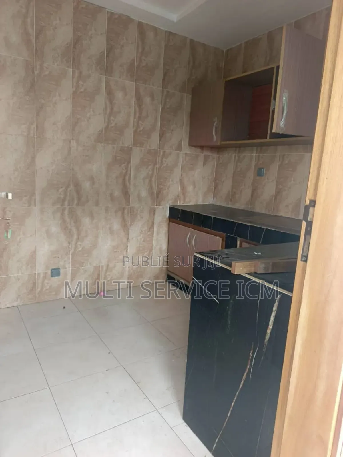 2chbre Blocs d'appartements dans Ismaël Coulibaly, Cocody à Vendre