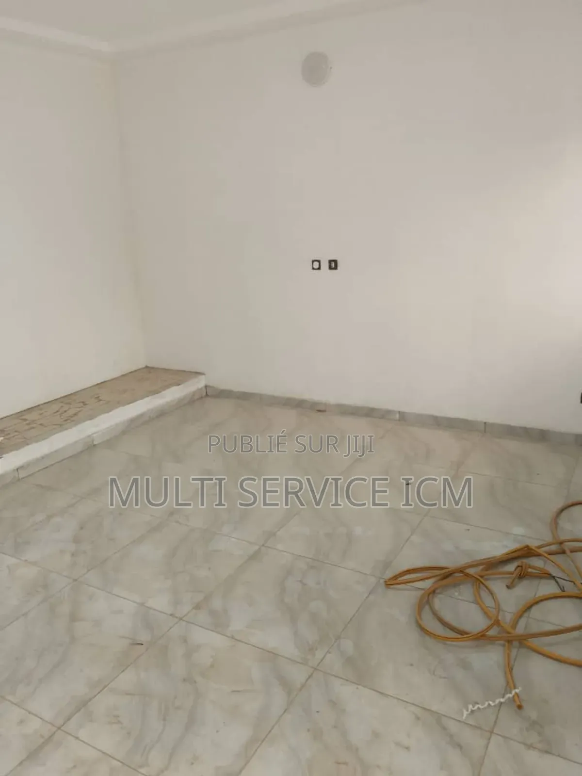 2chbre Blocs d'appartements dans Ismaël Coulibaly, Cocody à Vendre