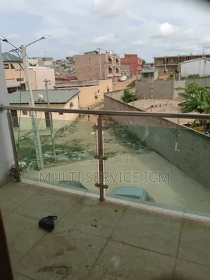 2chbre Appartement dans Ismaël Coulibaly, Cocody à Vendre
