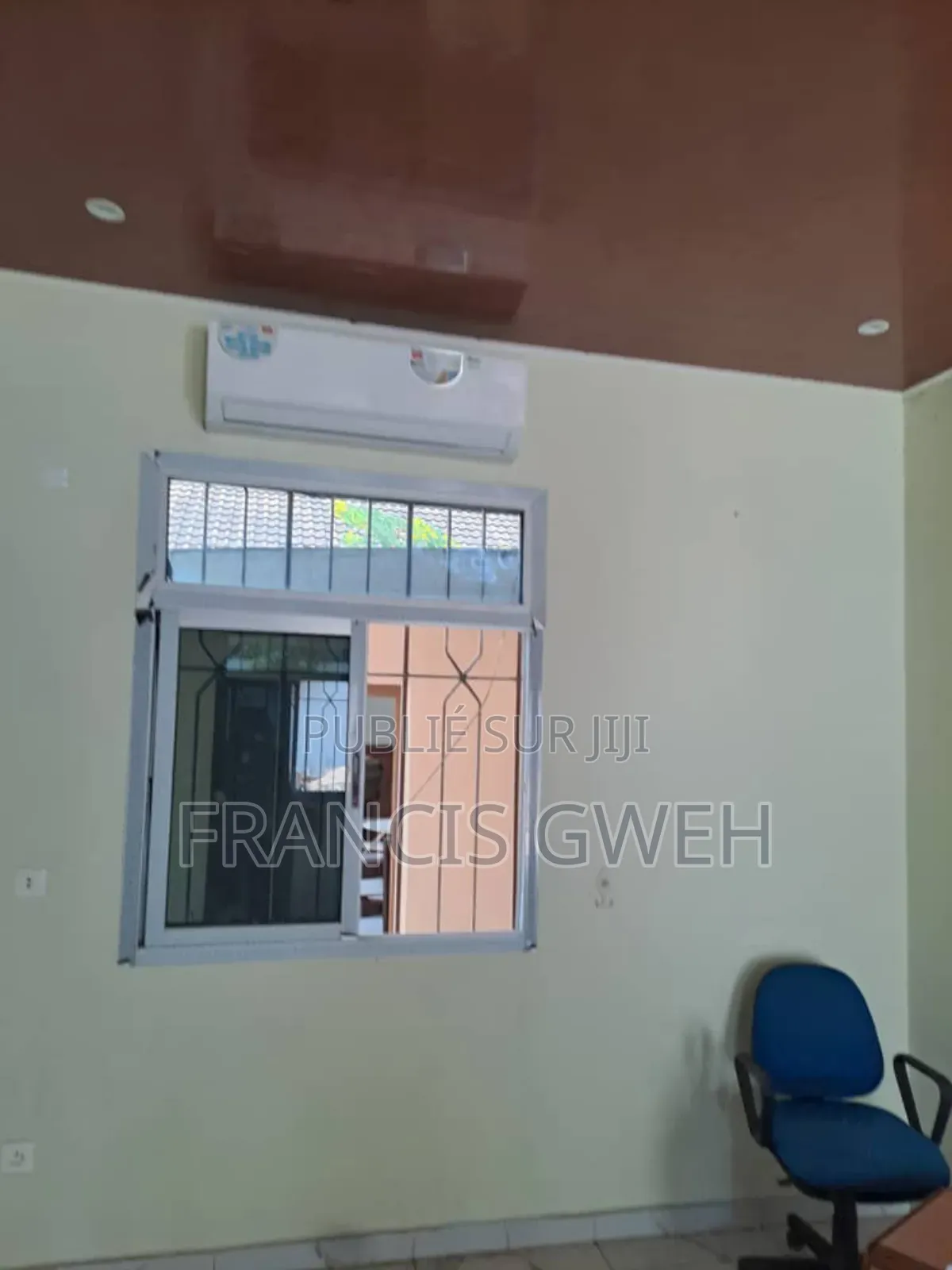 3chbre Villa dans Gweh Francis, Cocody à Louer