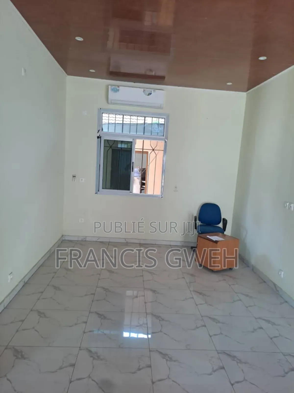 3chbre Villa dans Gweh Francis, Cocody à Louer