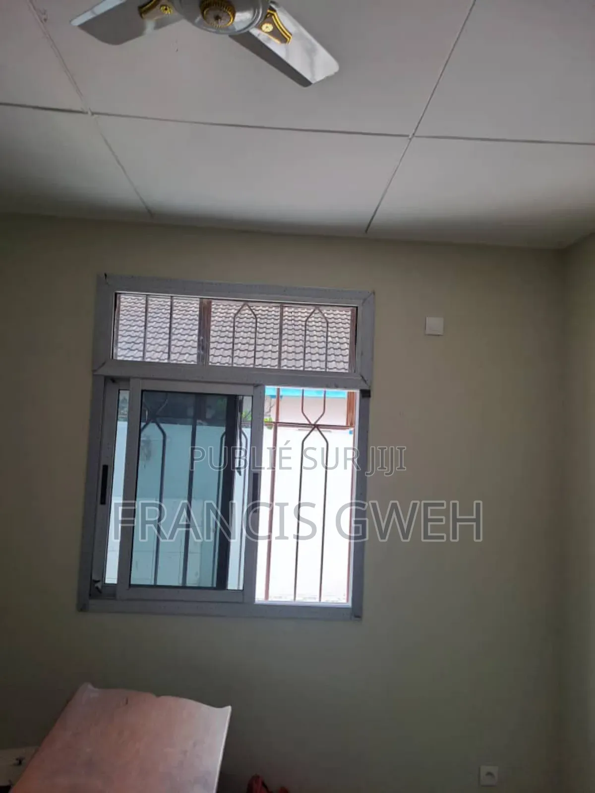 3chbre Villa dans Gweh Francis, Cocody à Louer