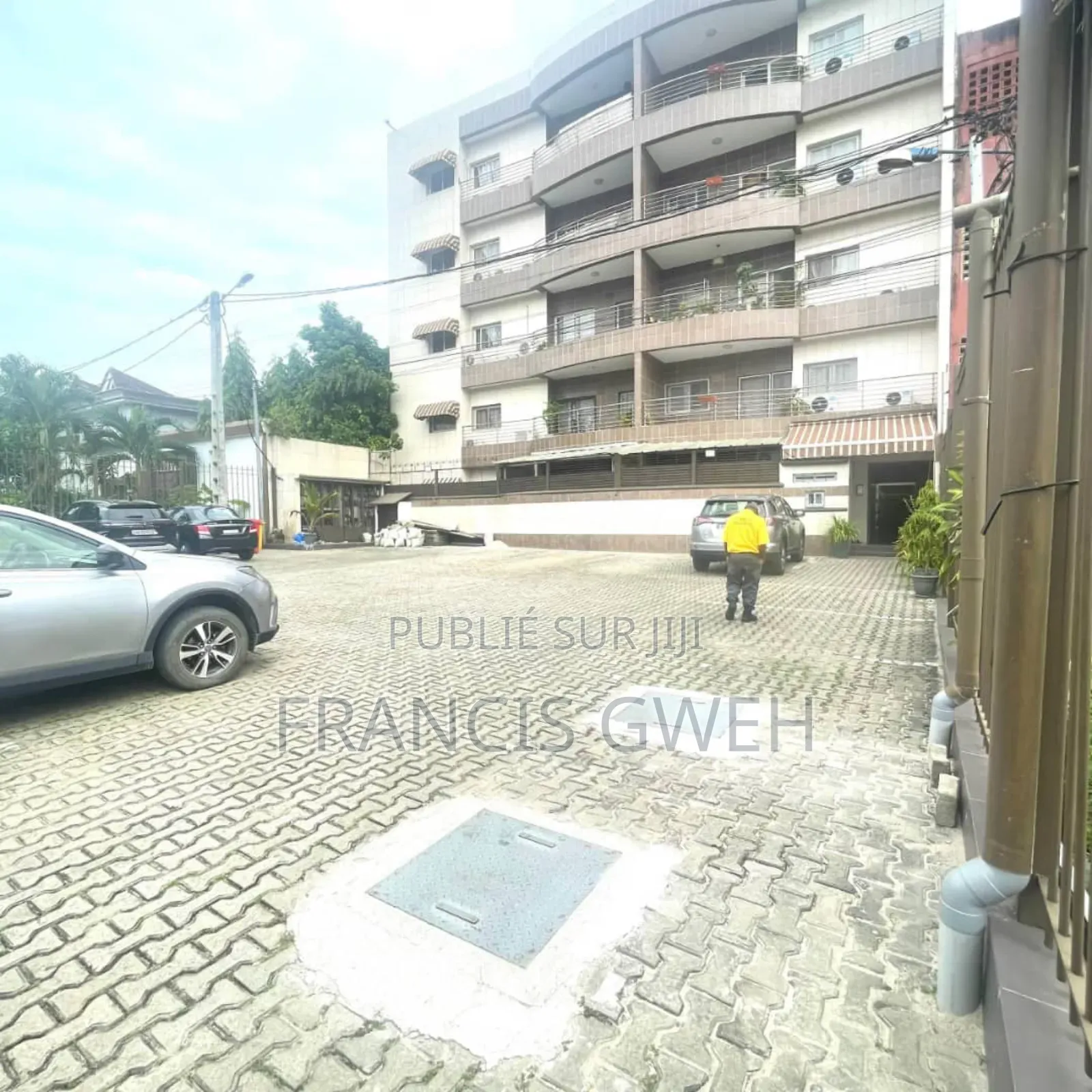 2chbre Appartement dans Francis Gweh, Cocody à Louer