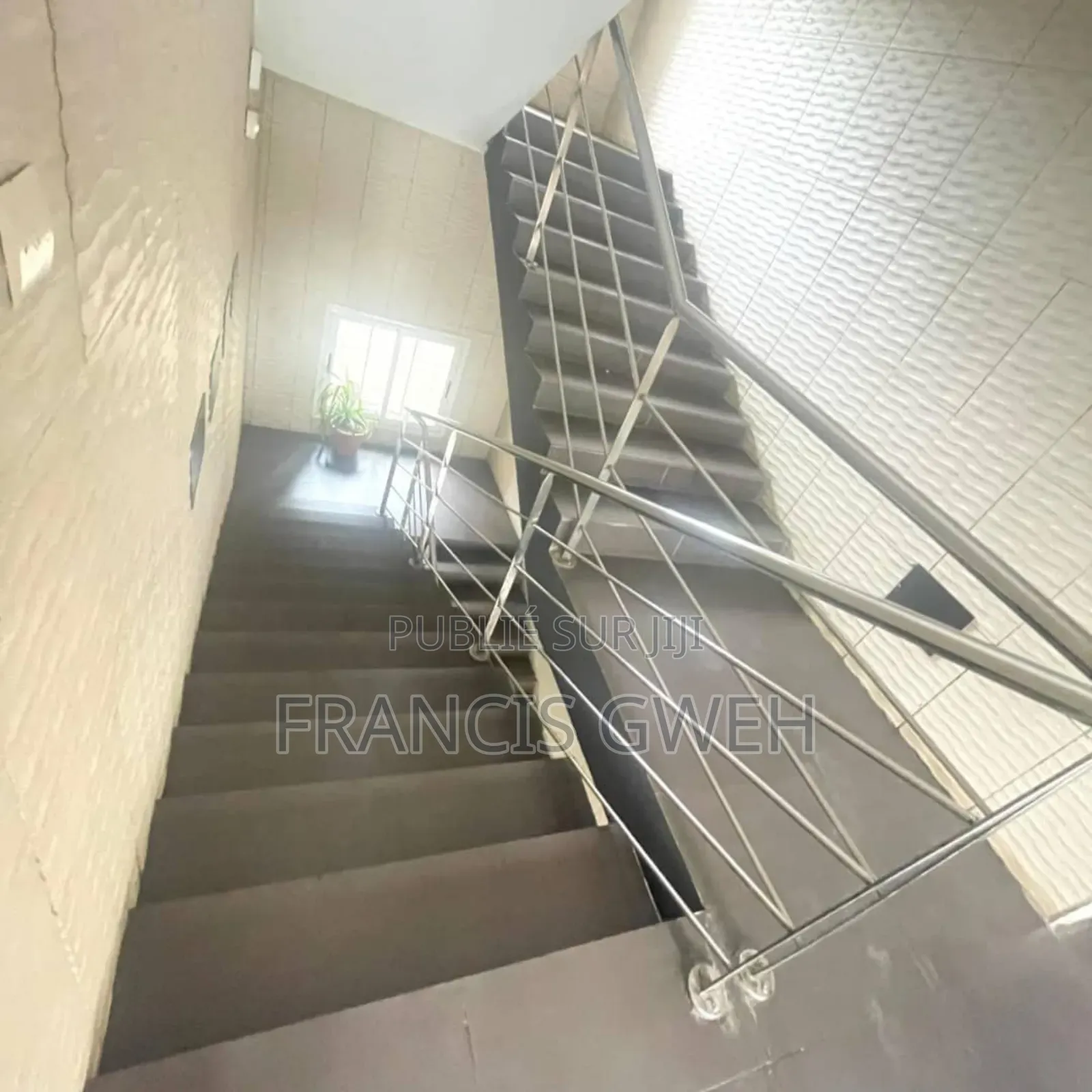 2chbre Appartement dans Francis Gweh, Cocody à Louer