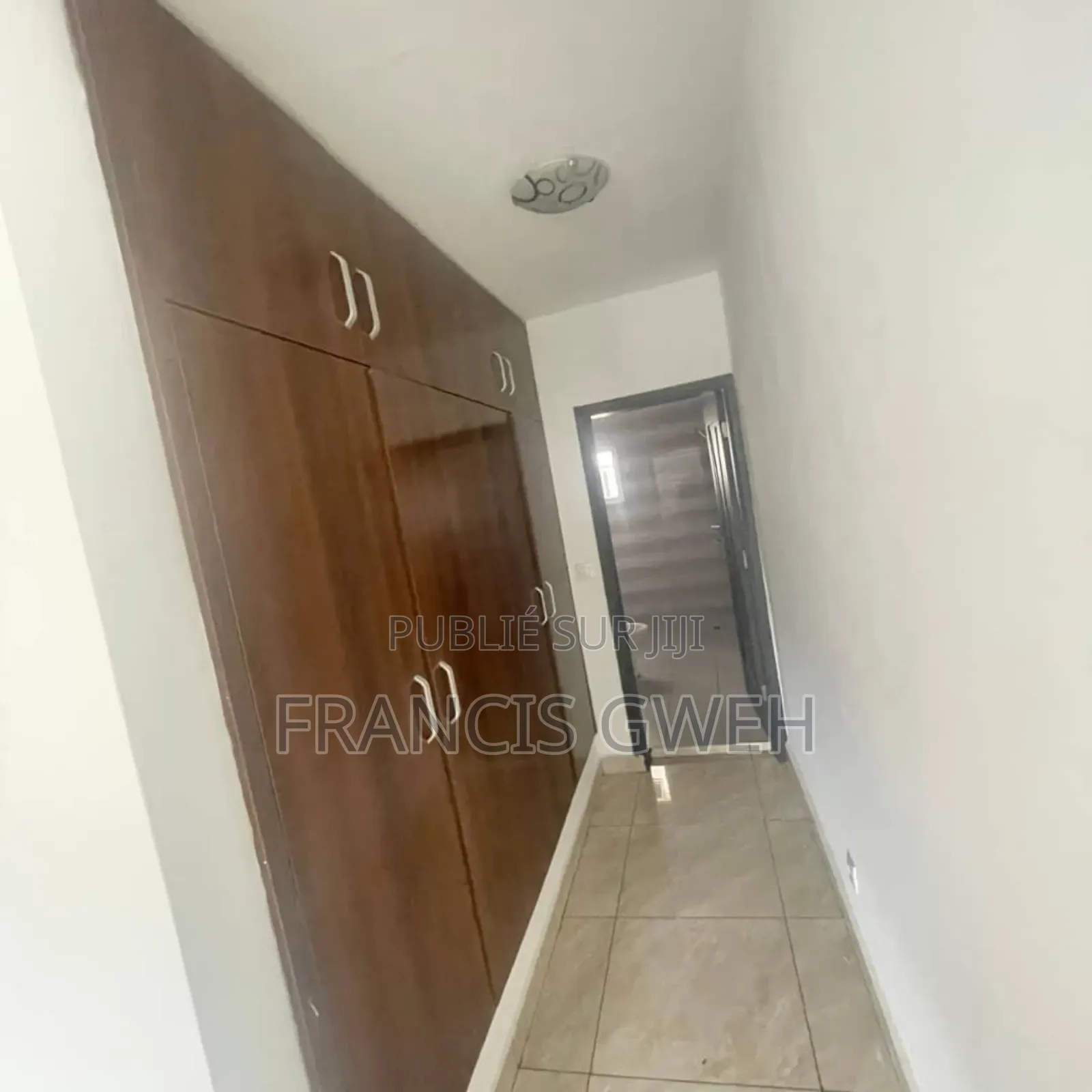 2chbre Appartement dans Francis Gweh, Cocody à Louer