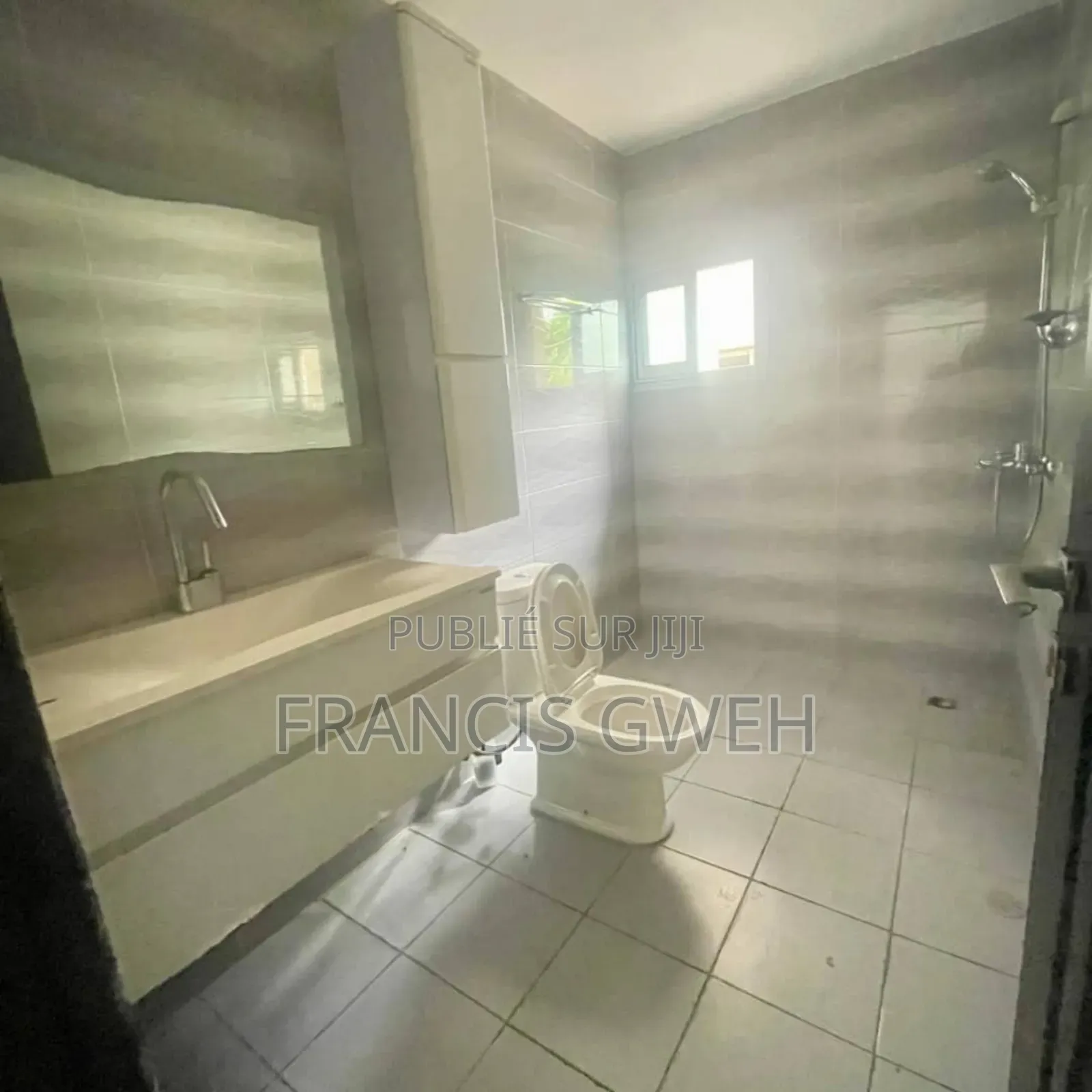 2chbre Appartement dans Francis Gweh, Cocody à Louer