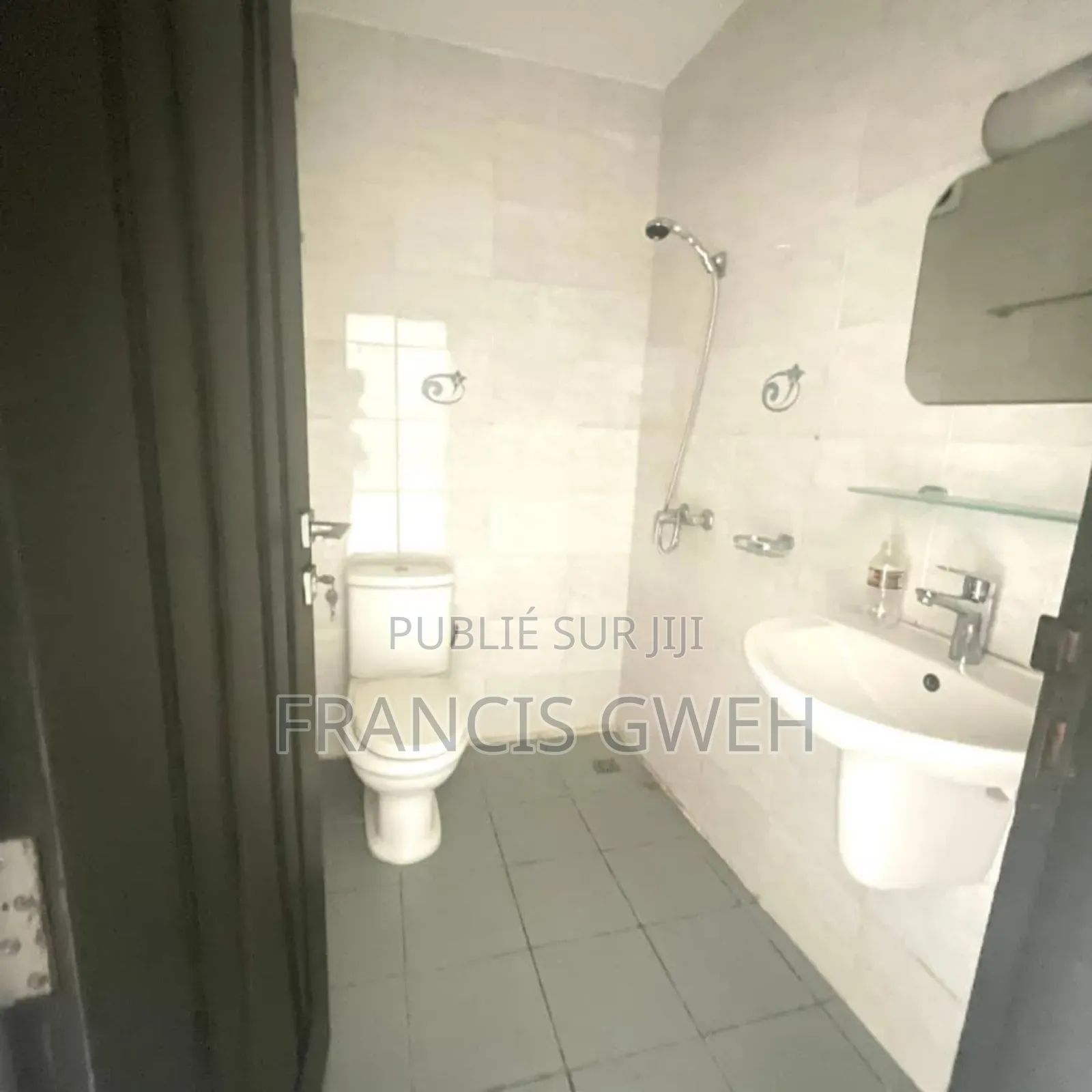 2chbre Appartement dans Francis Gweh, Cocody à Louer