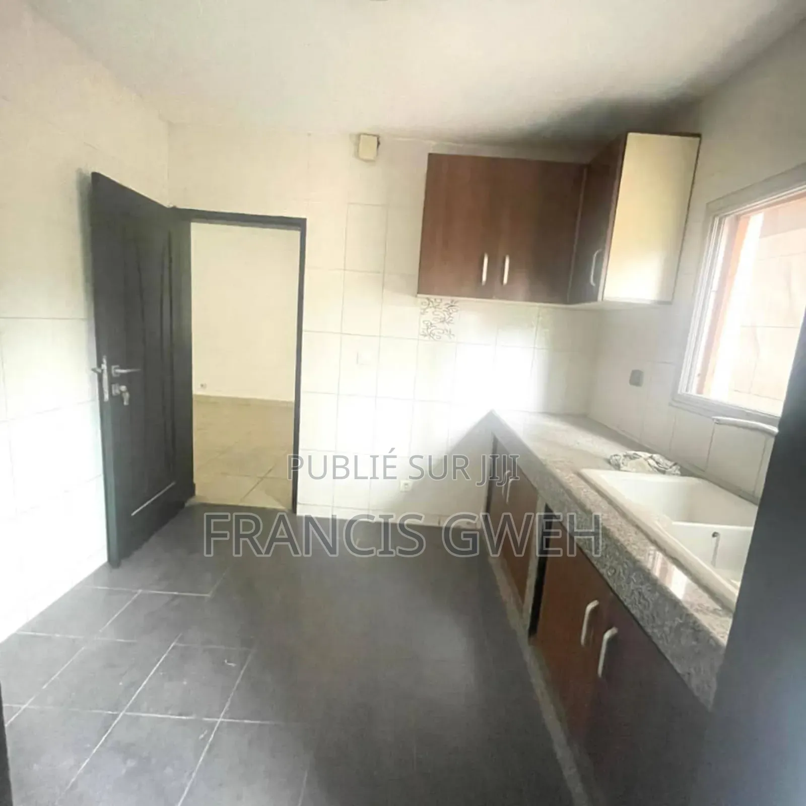 2chbre Appartement dans Francis Gweh, Cocody à Louer