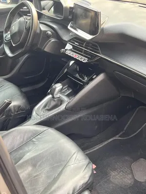 Peugeot 2008 2022 Argenté