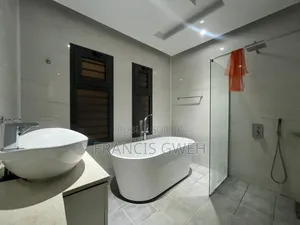 4chbre Duplex dans Francis Gweh, Cocody à Louer