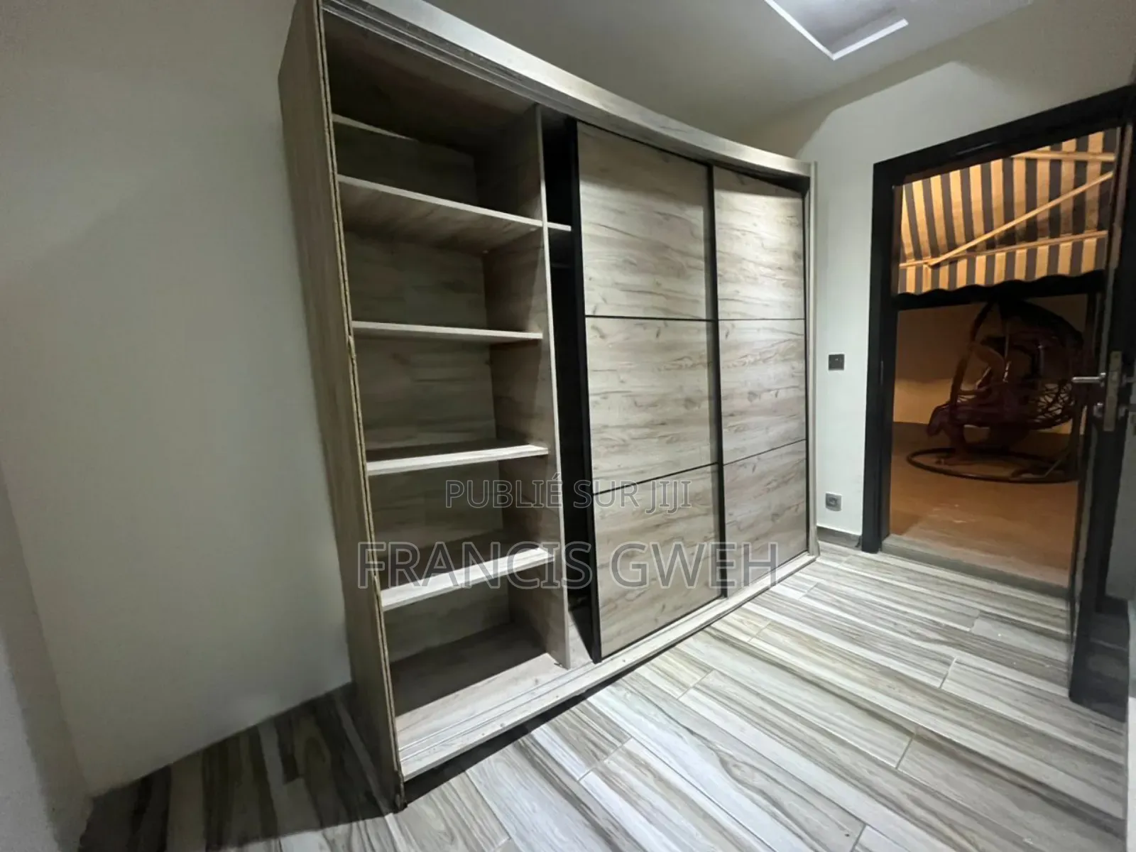 4chbre Duplex dans Francis Gweh, Cocody à Louer