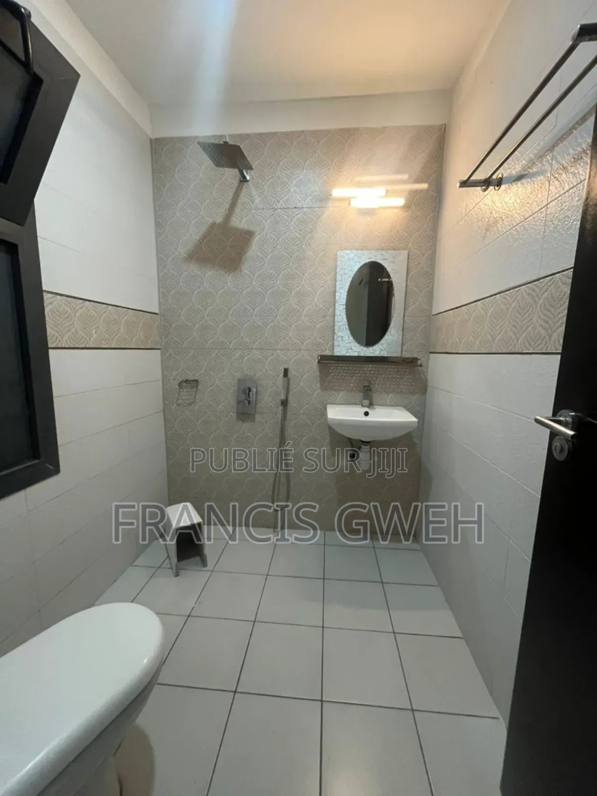 4chbre Duplex dans Francis Gweh, Cocody à Louer