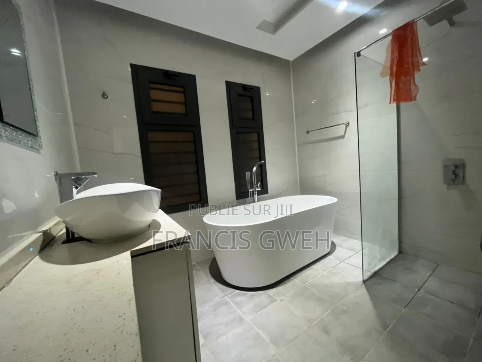 4chbre Duplex dans Francis Gweh, Cocody à Louer