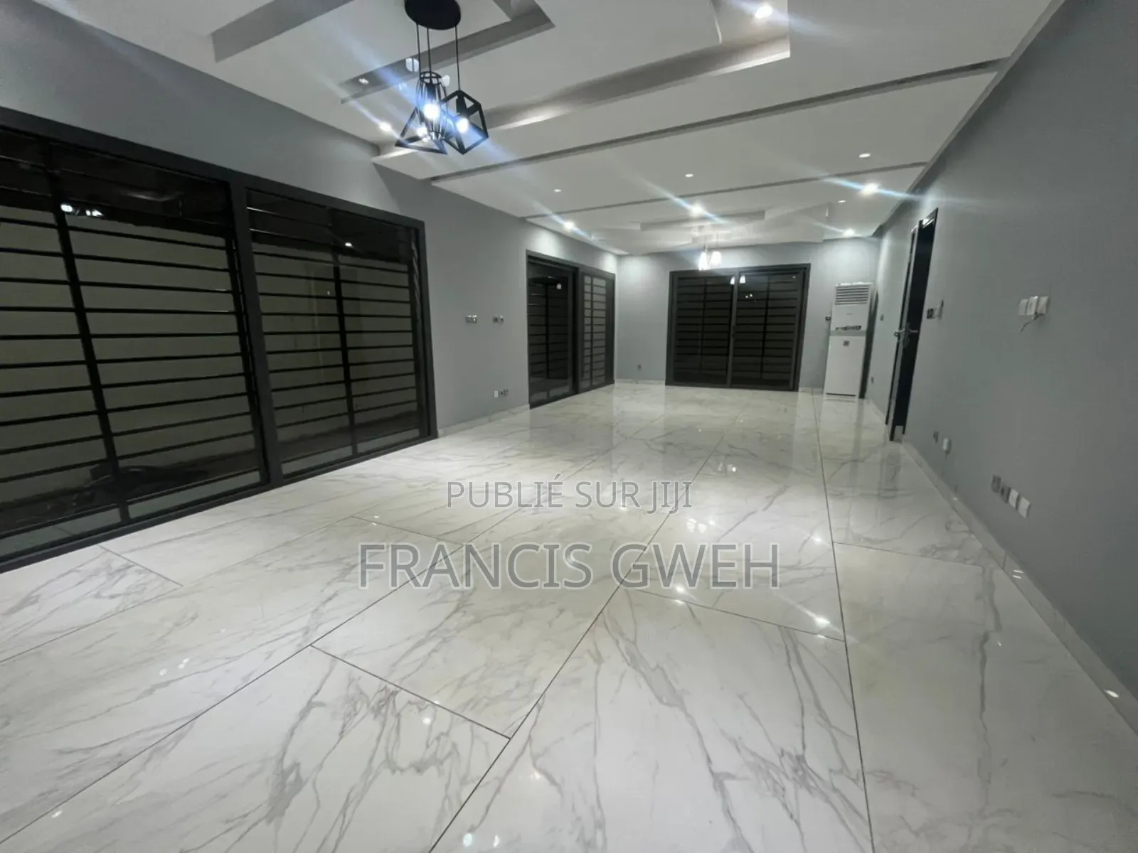 4chbre Duplex dans Francis Gweh, Cocody à Louer