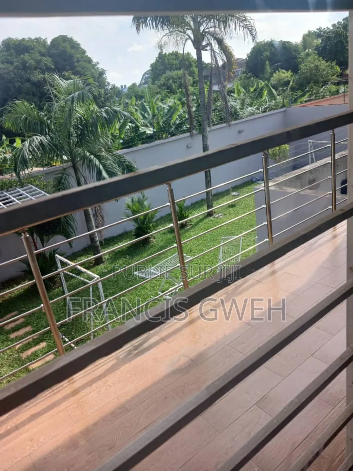 5chbre Duplex dans Francis Gweh, Cocody à Louer