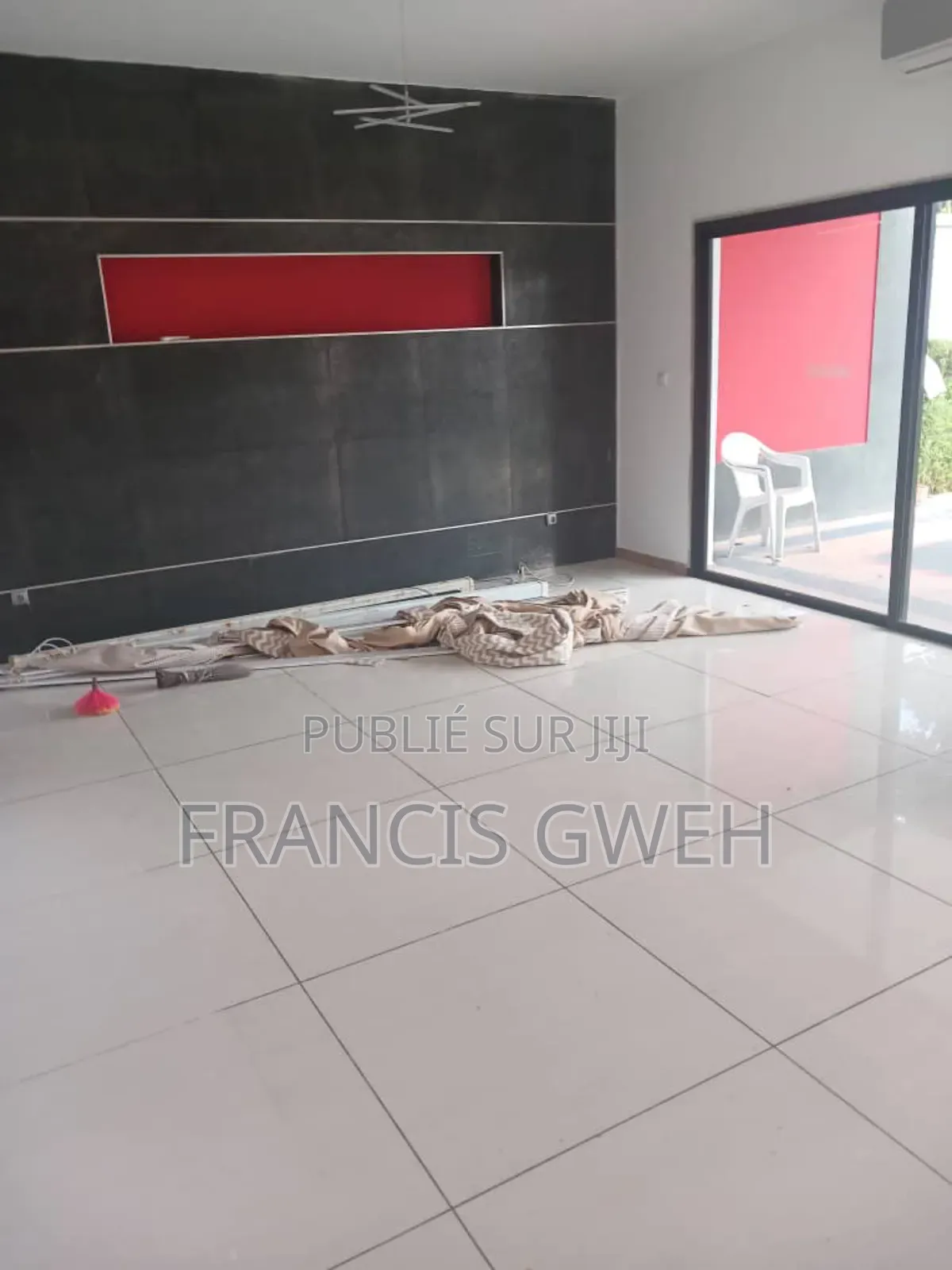 5chbre Duplex dans Francis Gweh, Cocody à Louer