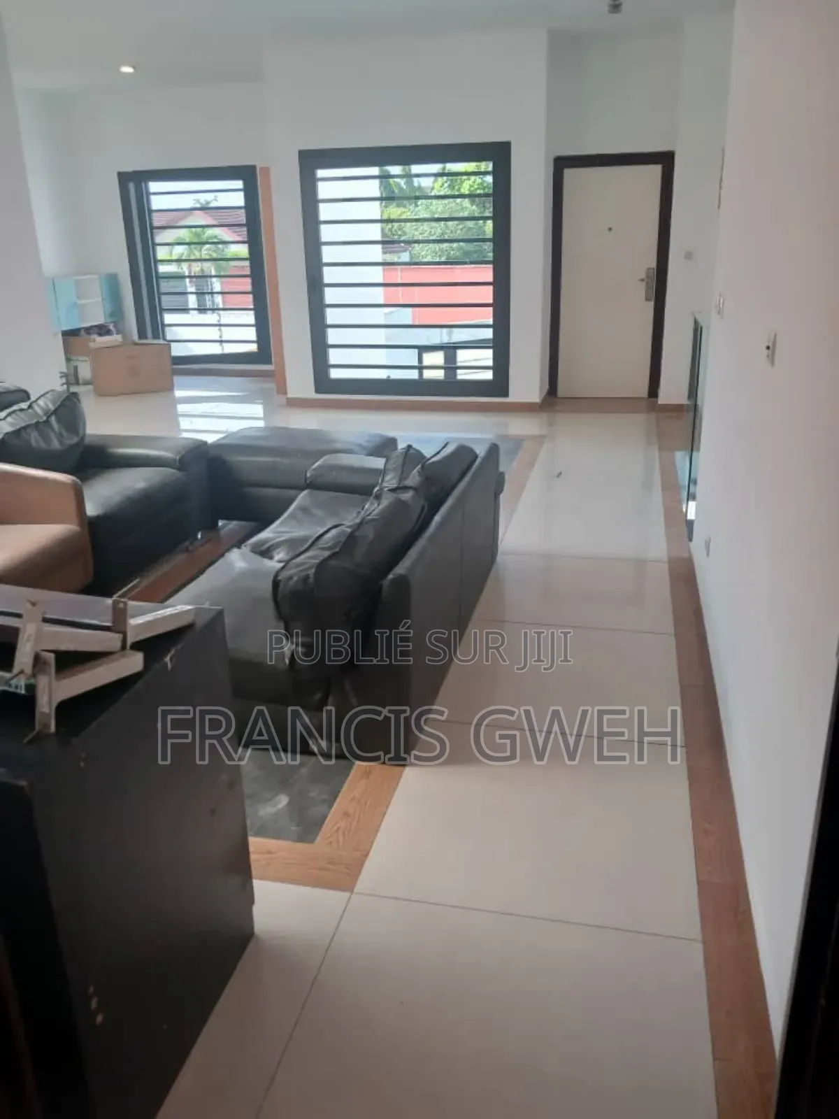 5chbre Duplex dans Francis Gweh, Cocody à Louer