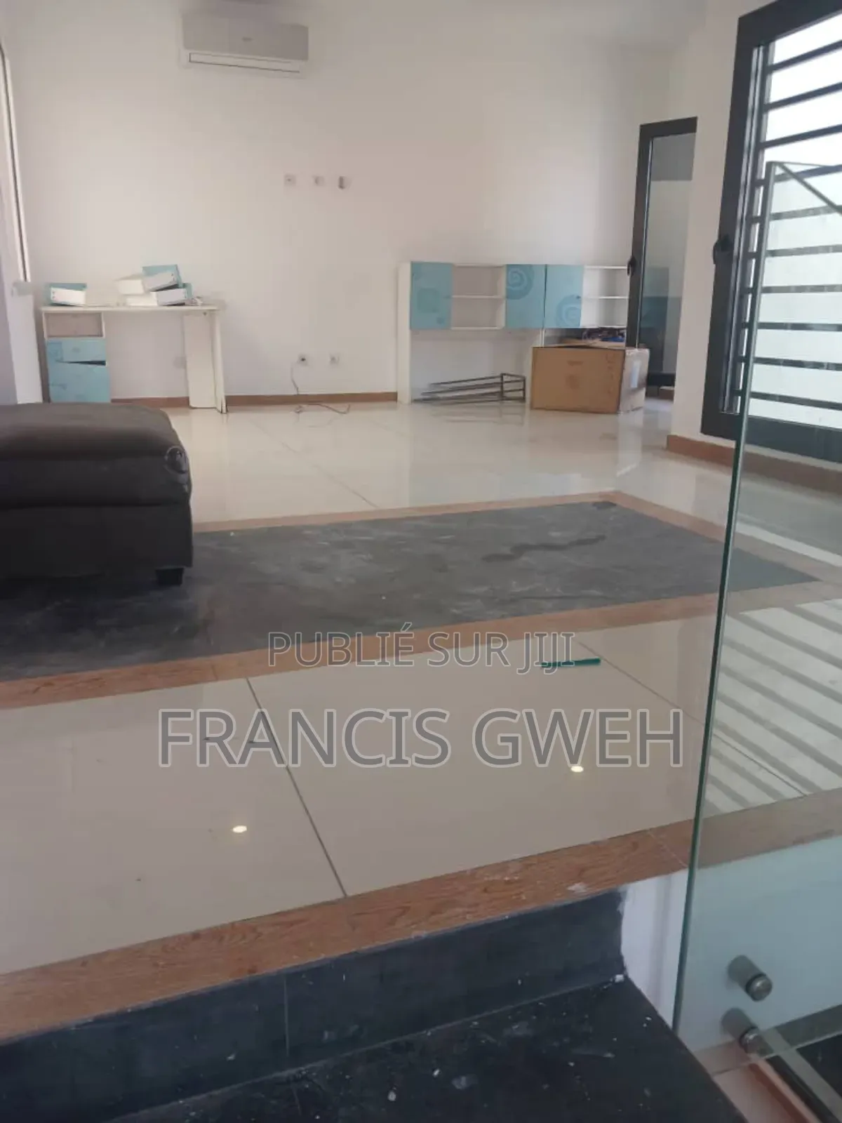 5chbre Duplex dans Francis Gweh, Cocody à Louer