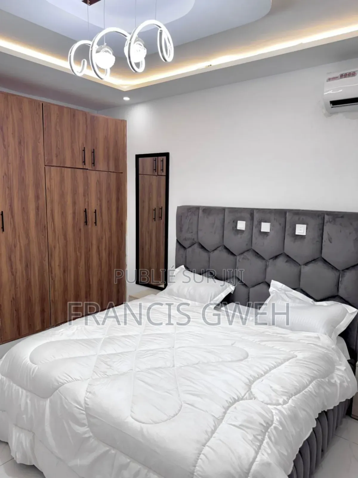 Furnished 2chbre Appartement dans Francis Gweh, Cocody à Louer