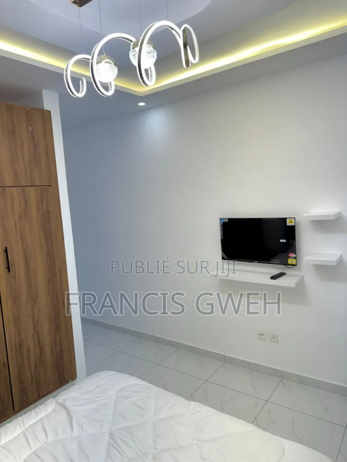 Furnished 2chbre Appartement dans Francis Gweh, Cocody à Louer