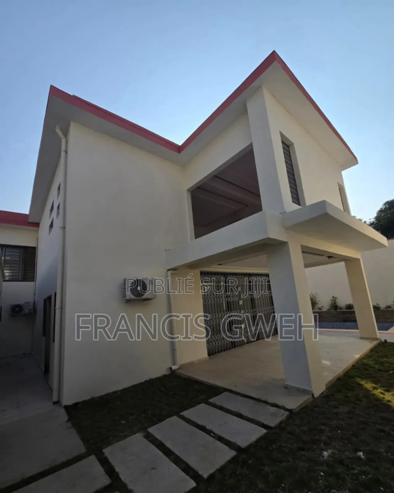 5chbre Duplex dans Francis Gweh, Cocody à Louer