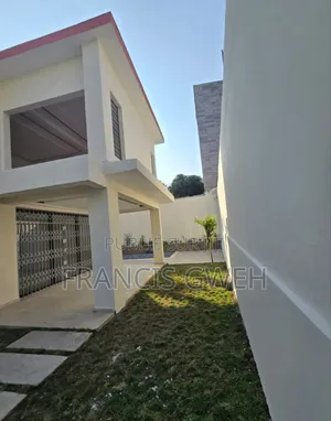 5chbre Duplex dans Francis Gweh, Cocody à Louer