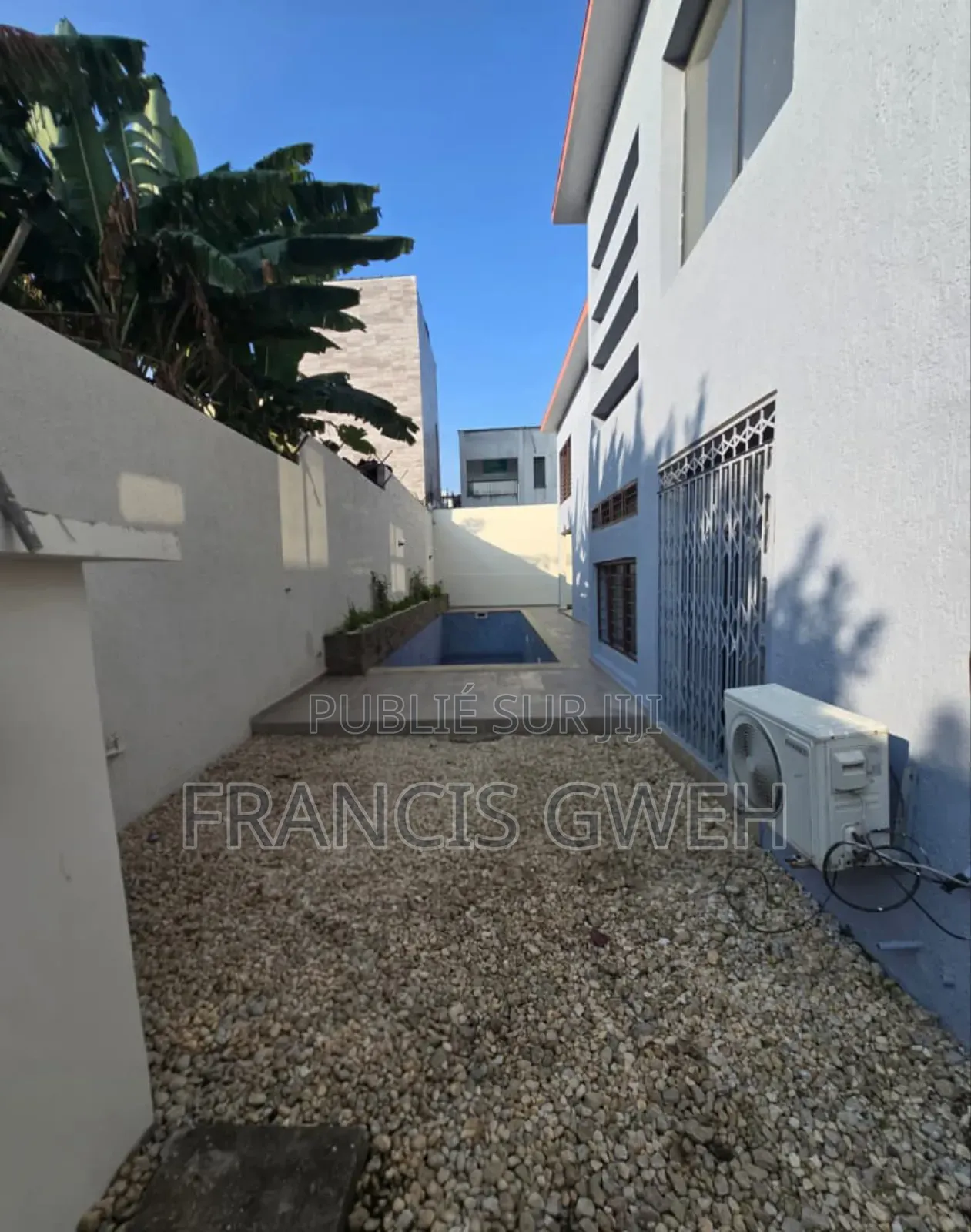 5chbre Duplex dans Francis Gweh, Cocody à Louer