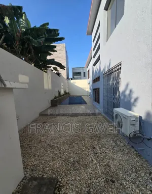 5chbre Duplex dans Francis Gweh, Cocody à Louer