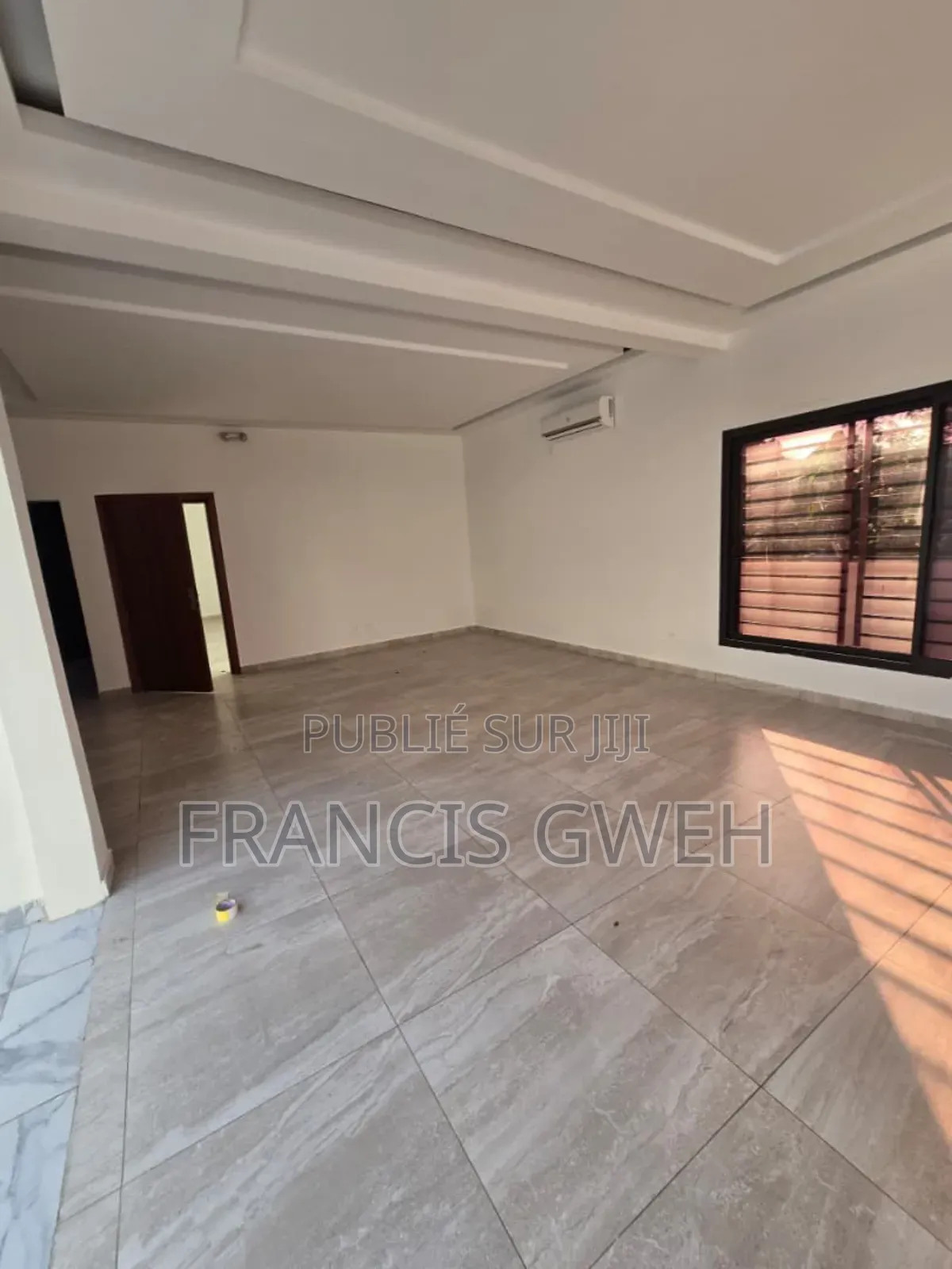 5chbre Duplex dans Francis Gweh, Cocody à Louer