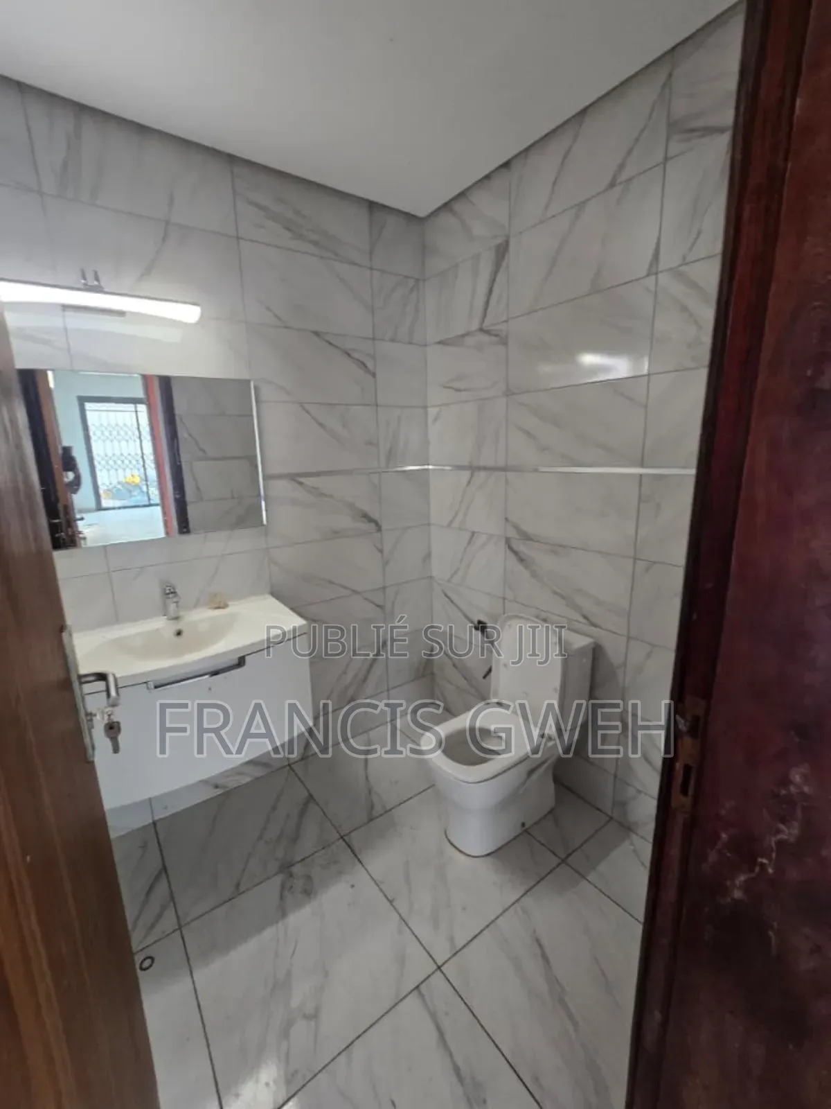 5chbre Duplex dans Francis Gweh, Cocody à Louer