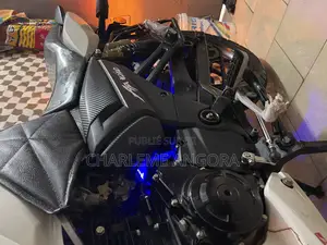 TVS Apache 180 RTR 2024 Blanc