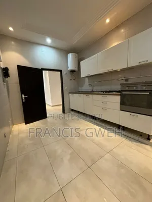 3chbre Duplex dans Francis Gweh, Cocody à Louer