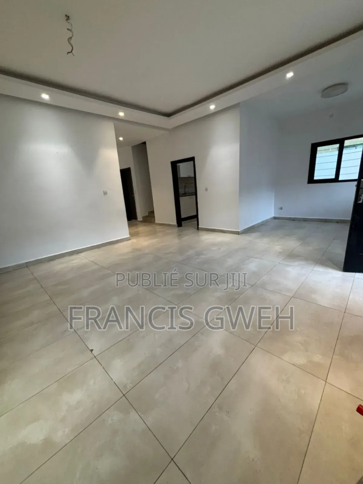 3chbre Duplex dans Francis Gweh, Cocody à Louer