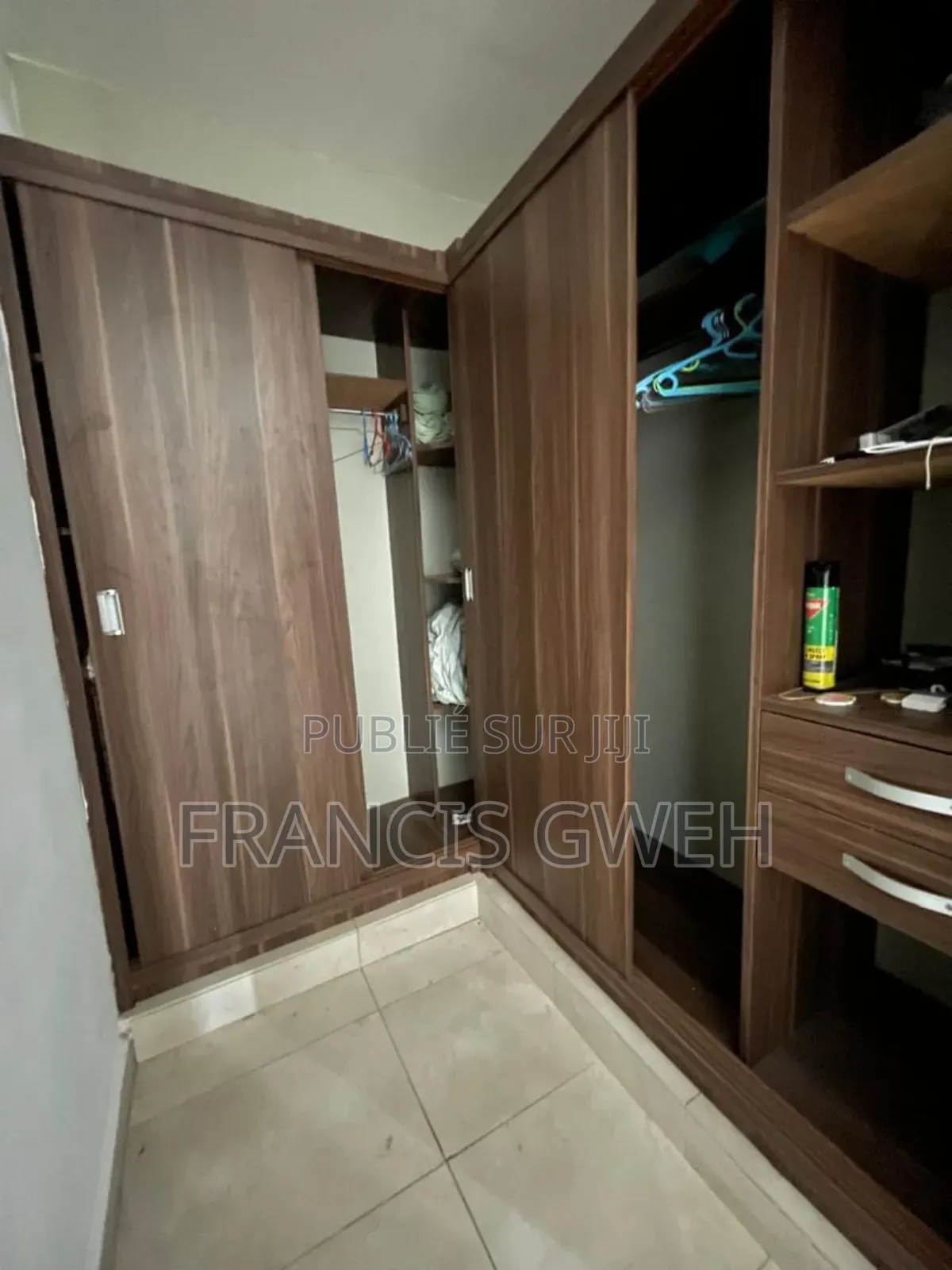 3chbre Duplex dans Francis Gweh, Cocody à Louer