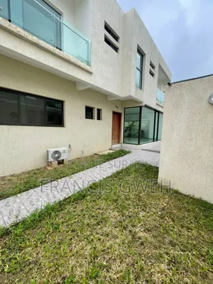 4chbre Duplex dans Francis Gweh, Cocody à Louer