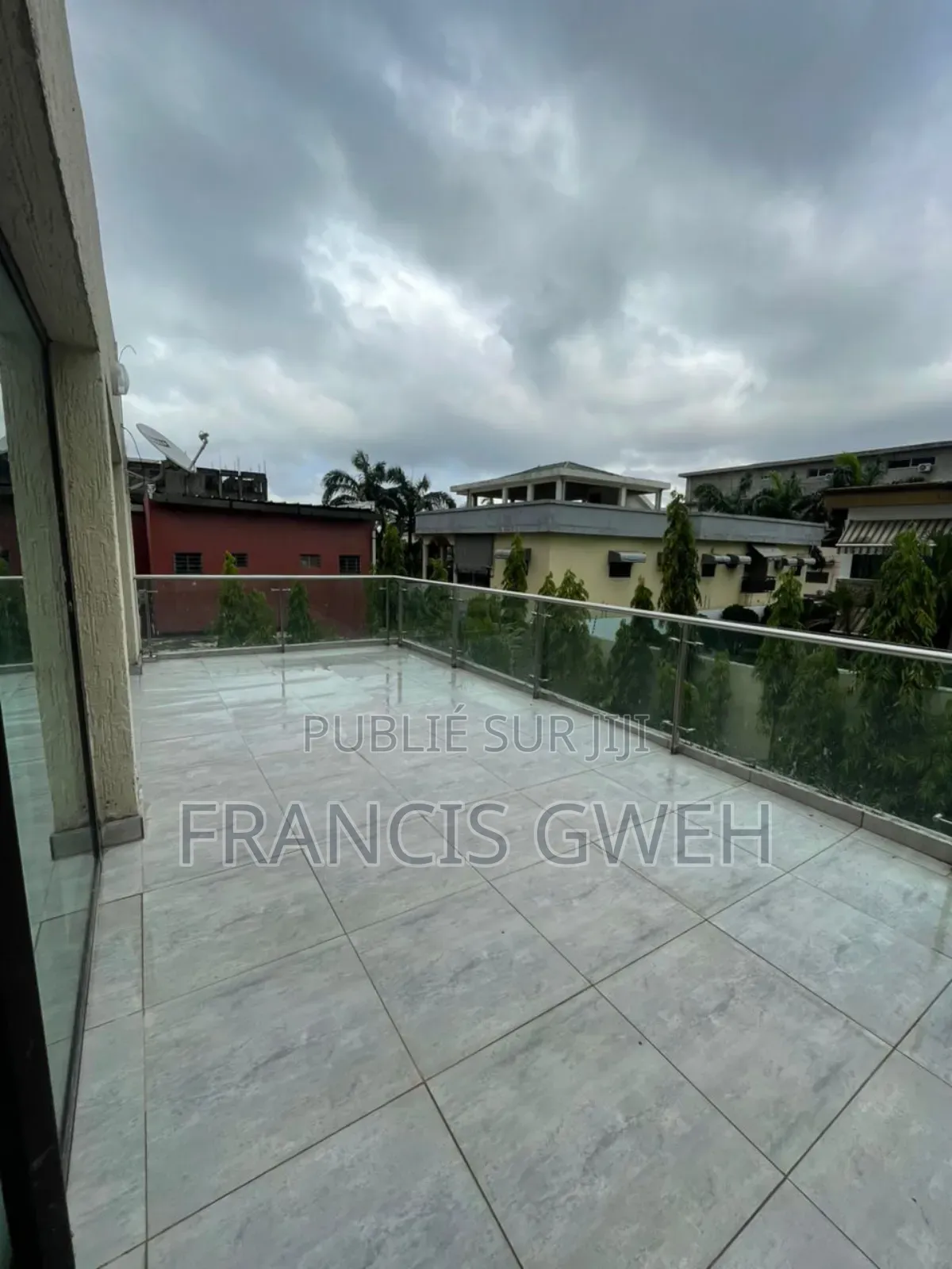 4chbre Duplex dans Francis Gweh, Cocody à Louer