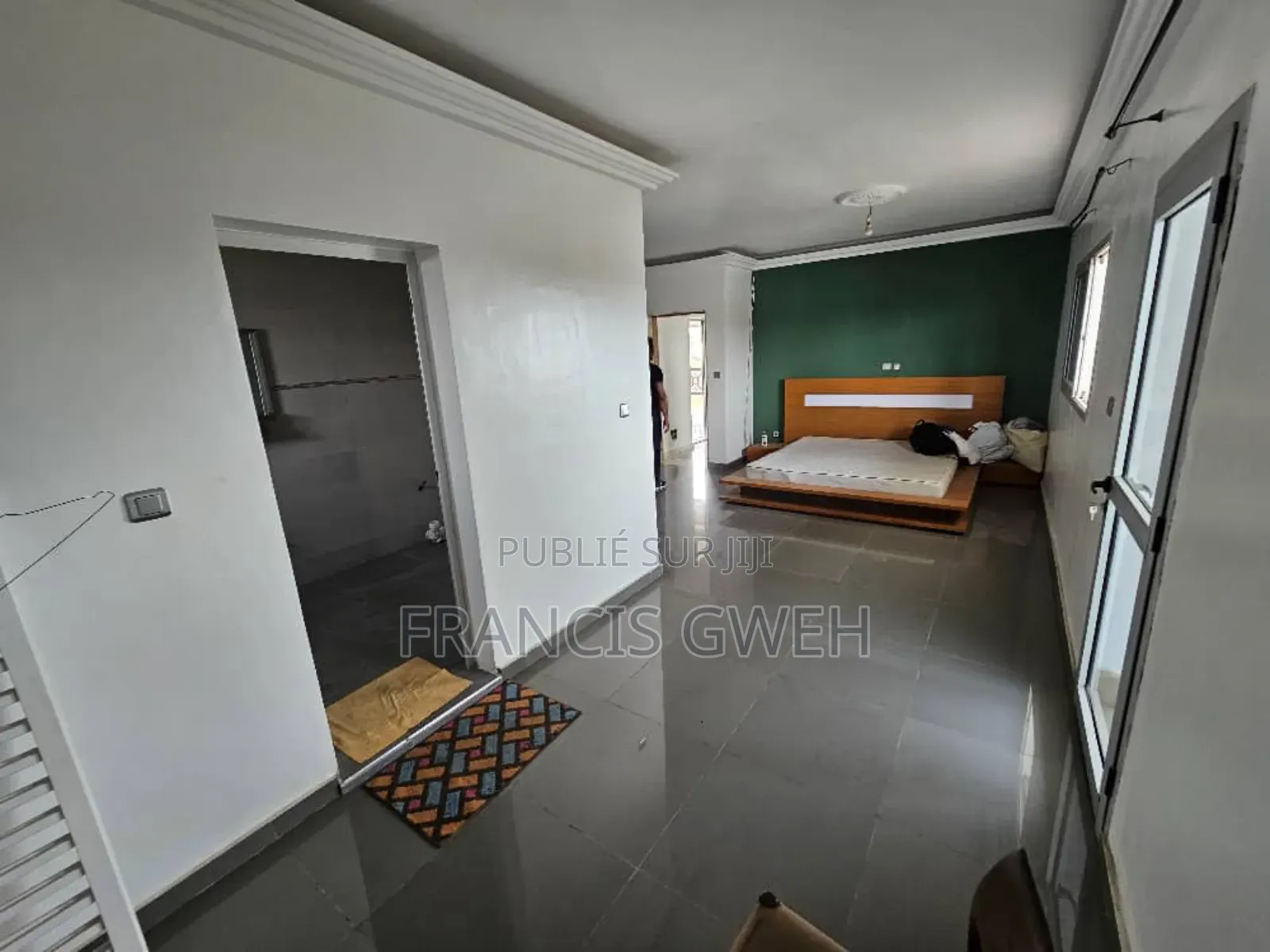 8chbre Duplex dans Francis Gweh, Cocody à Louer