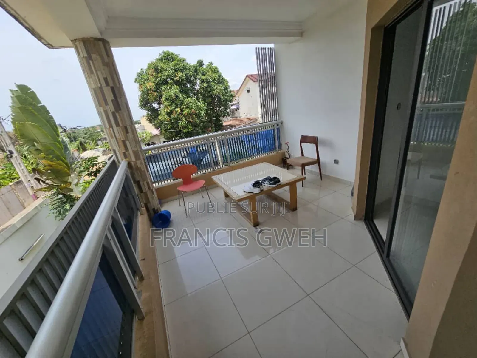 8chbre Duplex dans Francis Gweh, Cocody à Louer