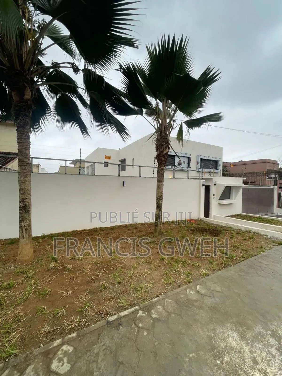 4chbre Duplex dans Francis Gweh, Cocody à Louer