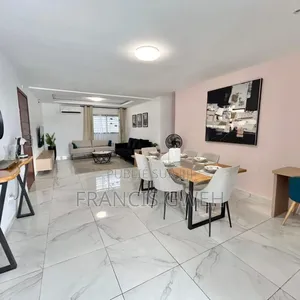 Furnished 3chbre Villa dans Francis Gweh, Cocody à Louer