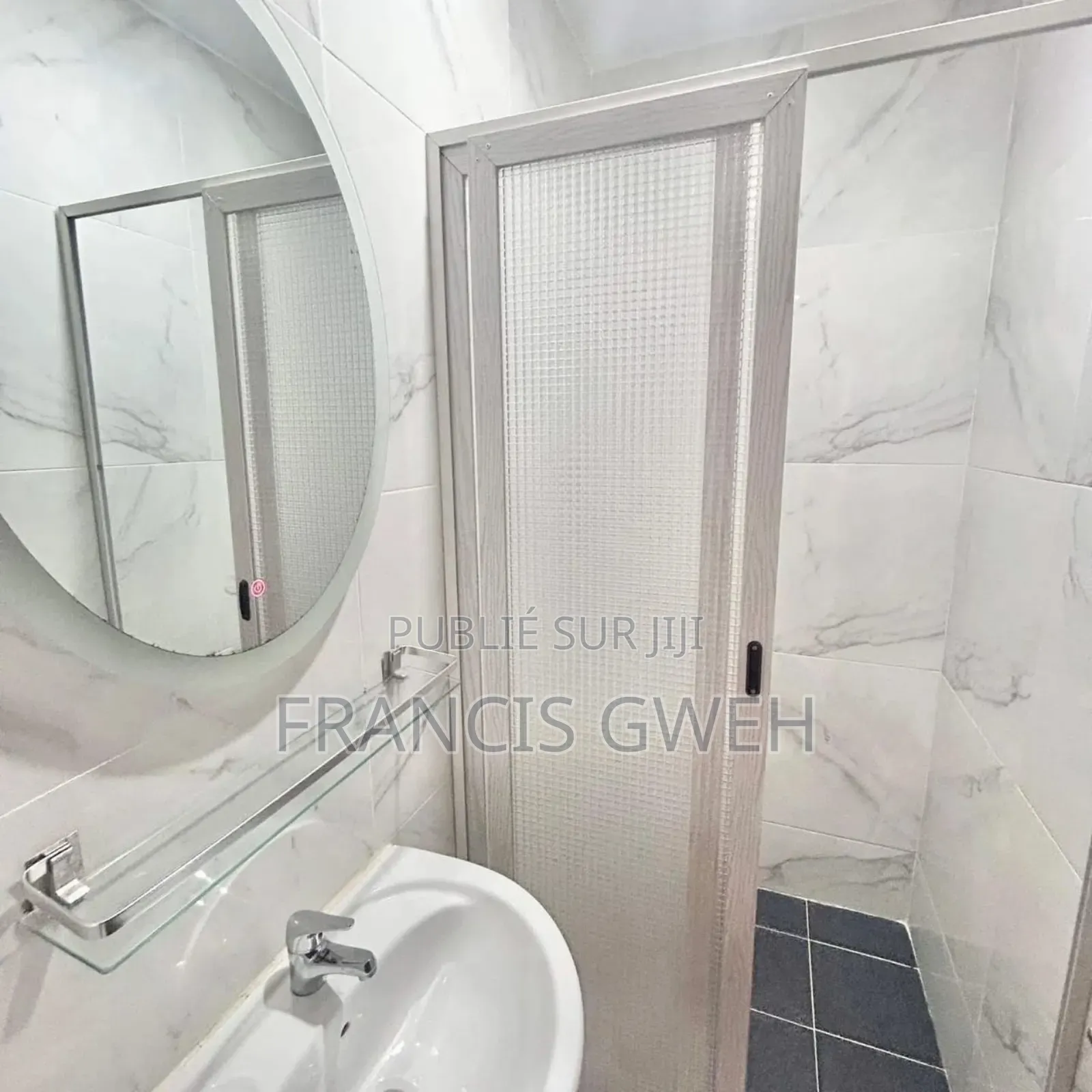 Furnished 3chbre Villa dans Francis Gweh, Cocody à Louer