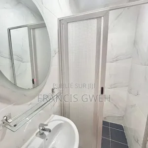 Furnished 3chbre Villa dans Francis Gweh, Cocody à Louer