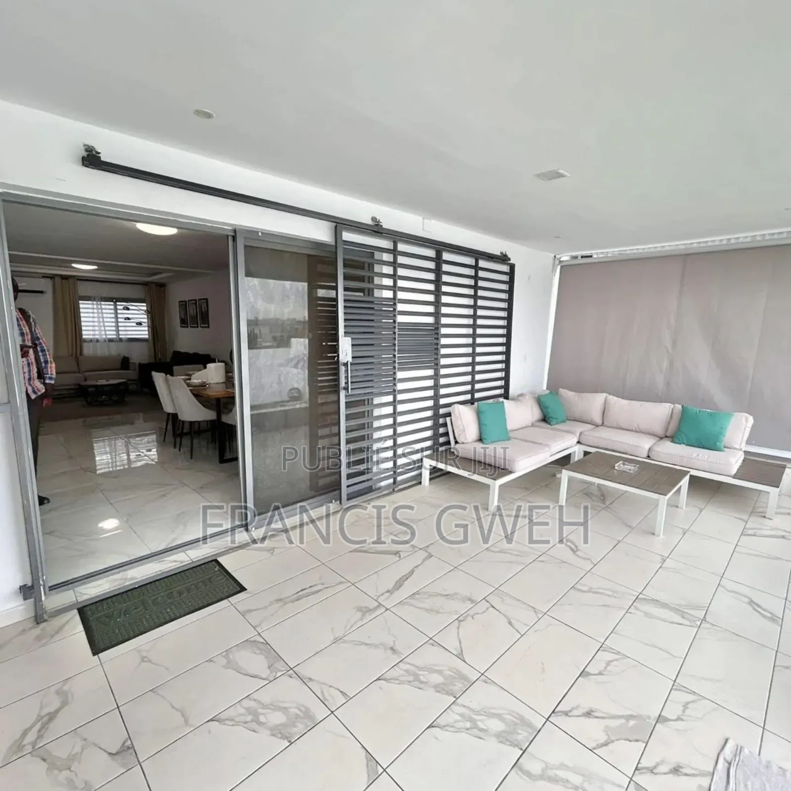 Furnished 3chbre Villa dans Francis Gweh, Cocody à Louer