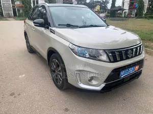 Photo - Suzuki Vitara 2020 Beige