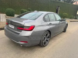 New BMW 330i 2025 Gris